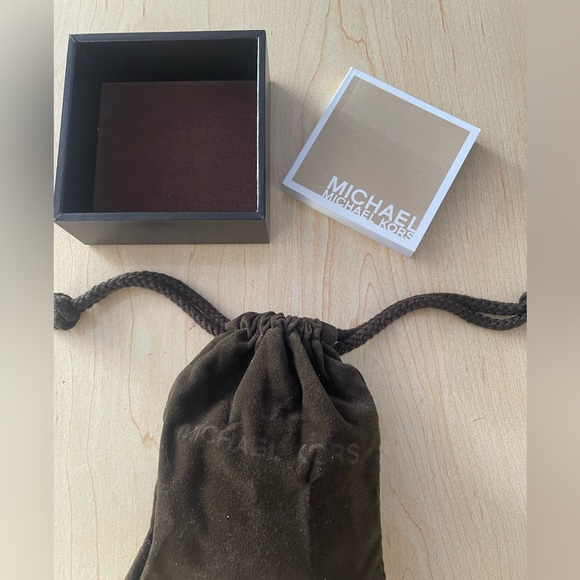 Michael Kors box & pouch - Picture 4 of 6